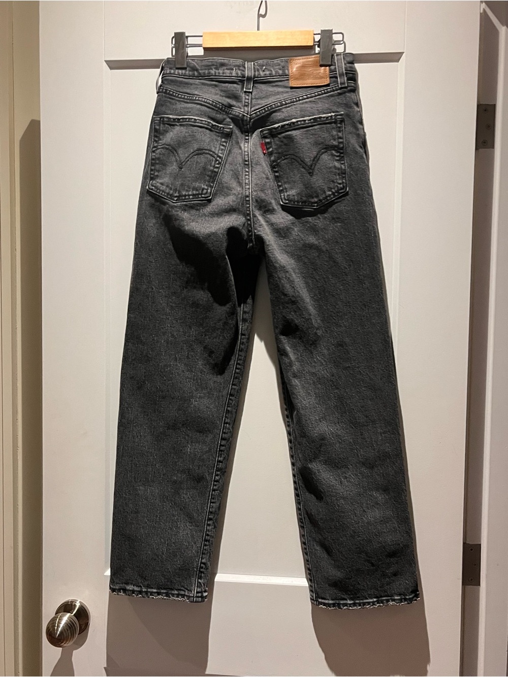 Levi's Ribcage Straight Ankle Black Washed Jeans 26 - Picture 7 of 11